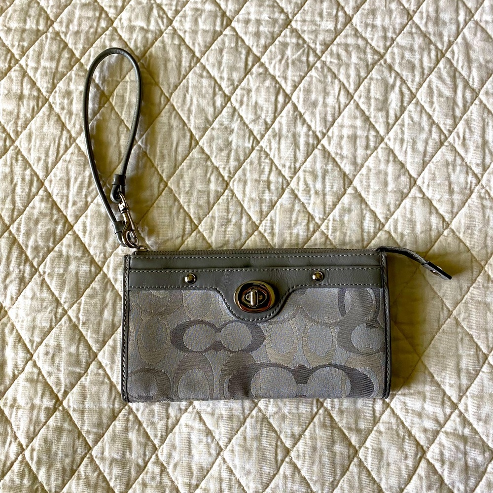 Coach Wristlet Signature Grey